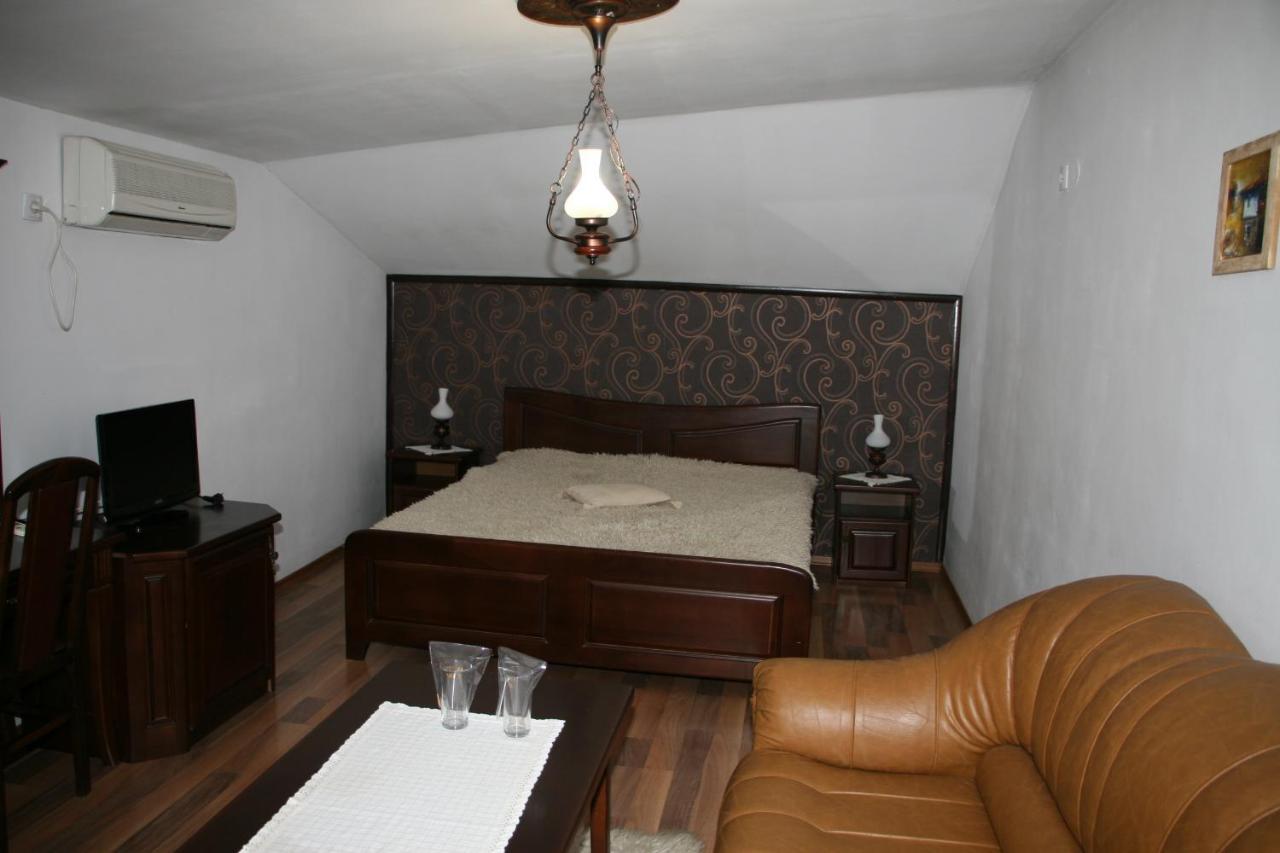 Oazis Guesthouse Λόβετς Εξωτερικό φωτογραφία