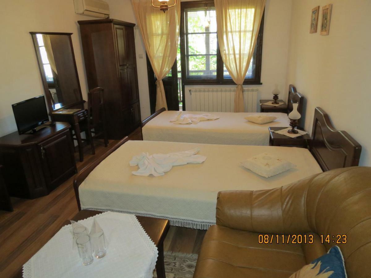 Oazis Guesthouse Λόβετς Εξωτερικό φωτογραφία