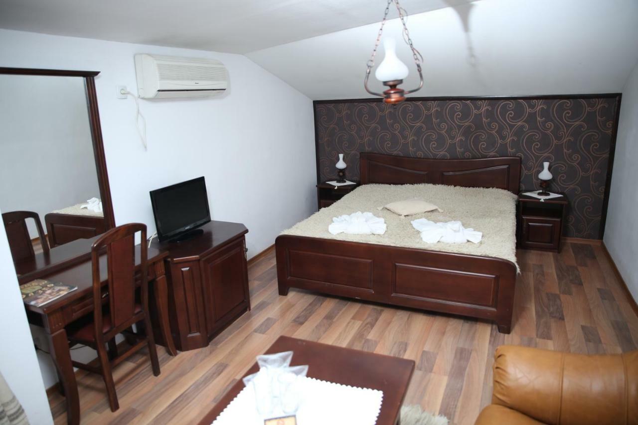 Oazis Guesthouse Λόβετς Εξωτερικό φωτογραφία