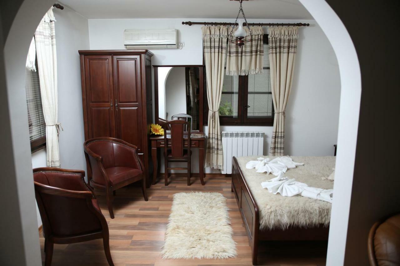 Oazis Guesthouse Λόβετς Εξωτερικό φωτογραφία