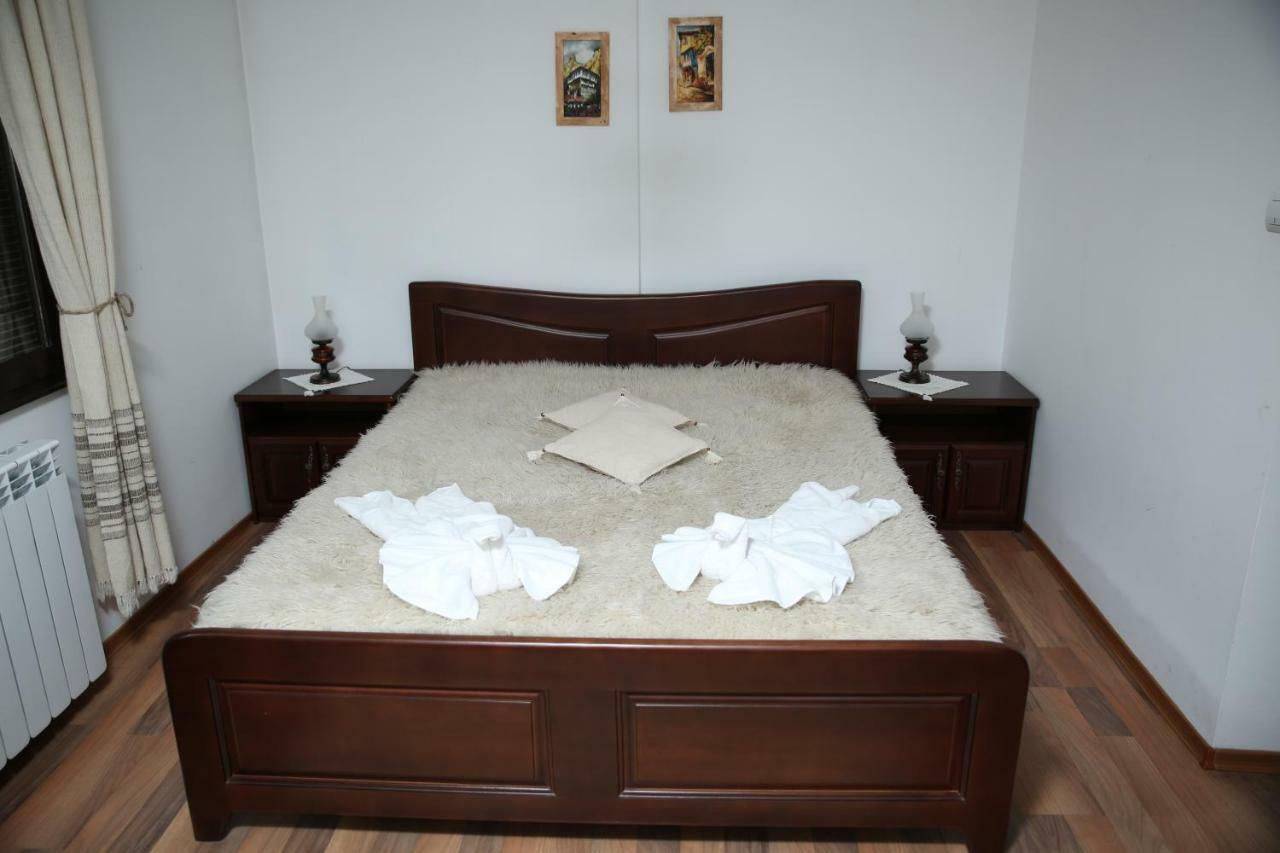Oazis Guesthouse Λόβετς Εξωτερικό φωτογραφία