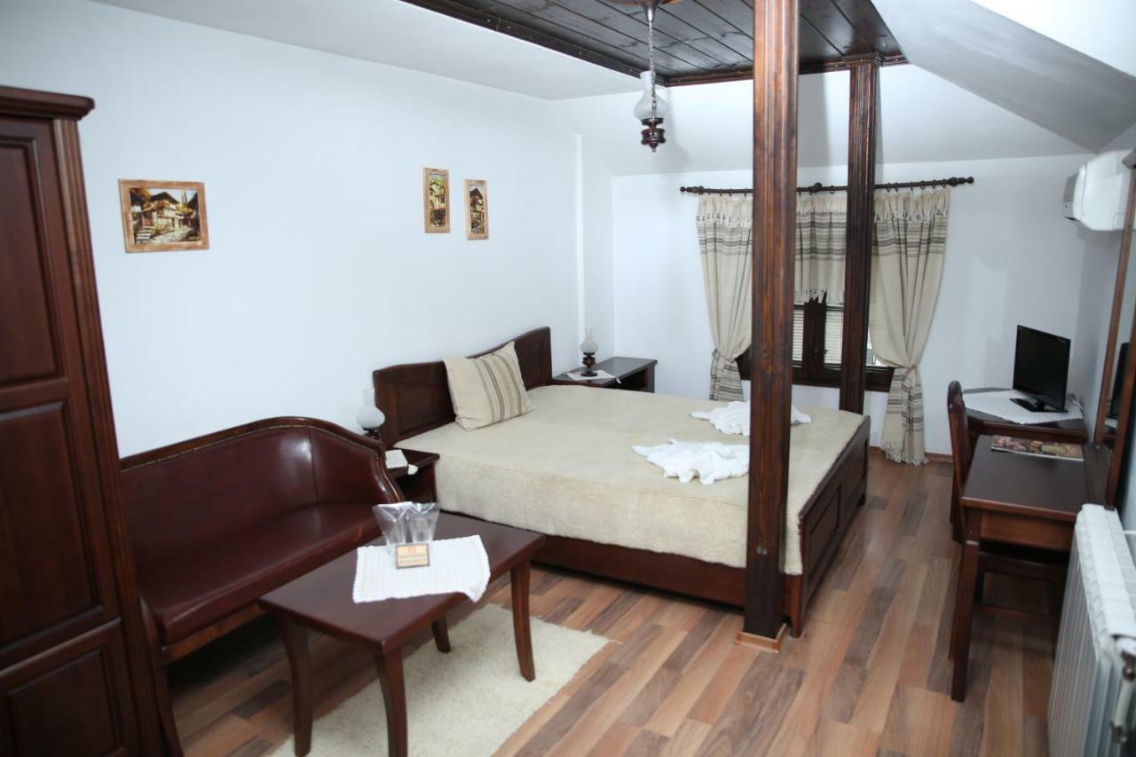 Oazis Guesthouse Λόβετς Εξωτερικό φωτογραφία