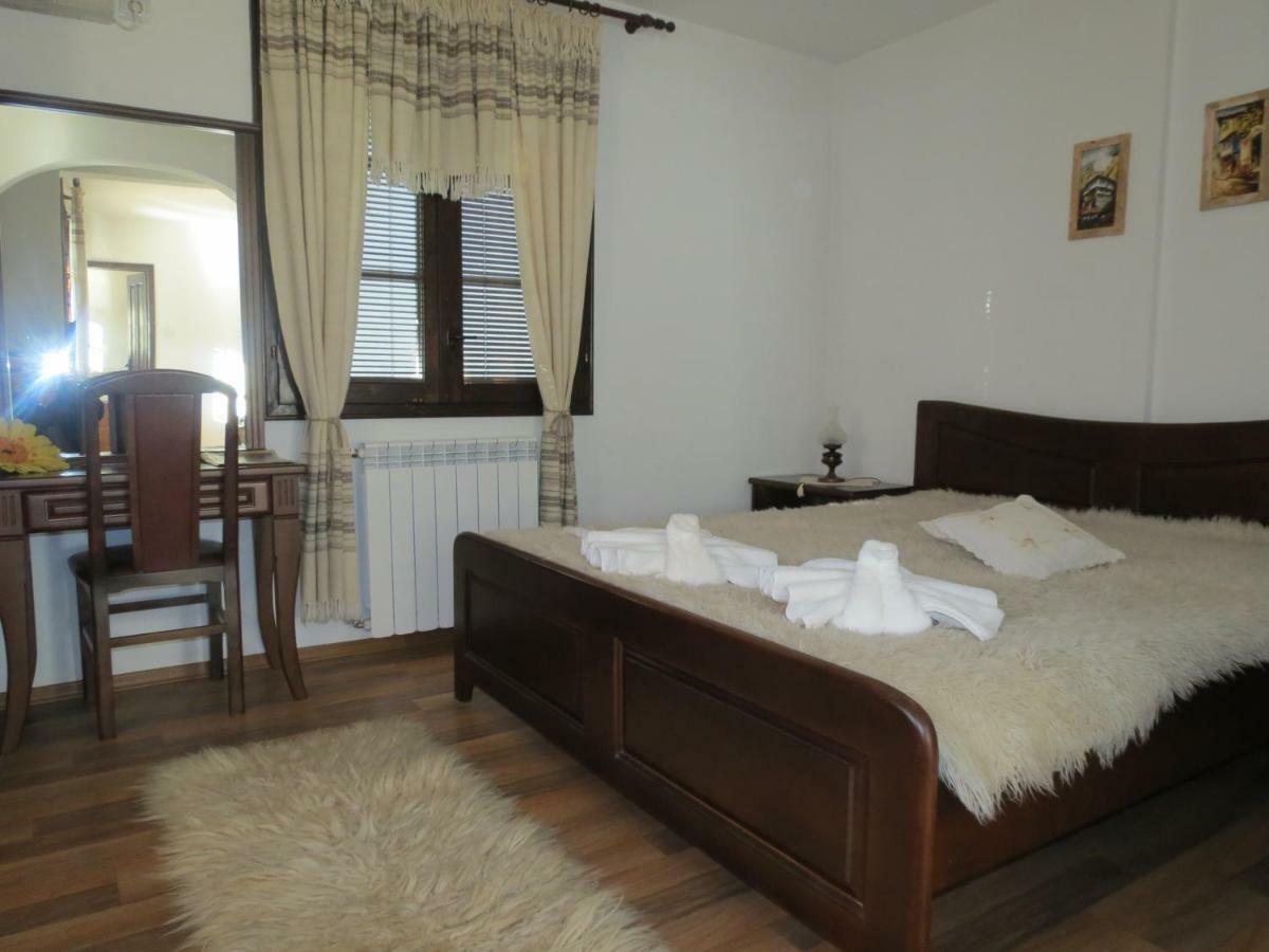 Oazis Guesthouse Λόβετς Εξωτερικό φωτογραφία
