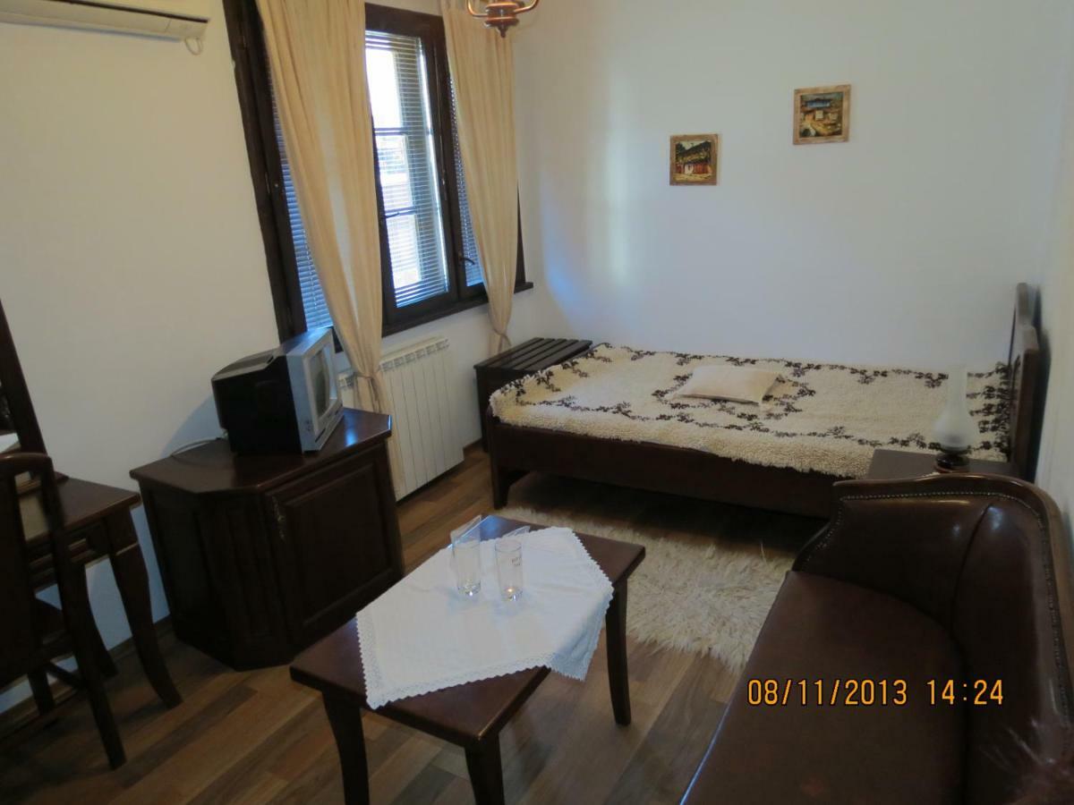 Oazis Guesthouse Λόβετς Εξωτερικό φωτογραφία