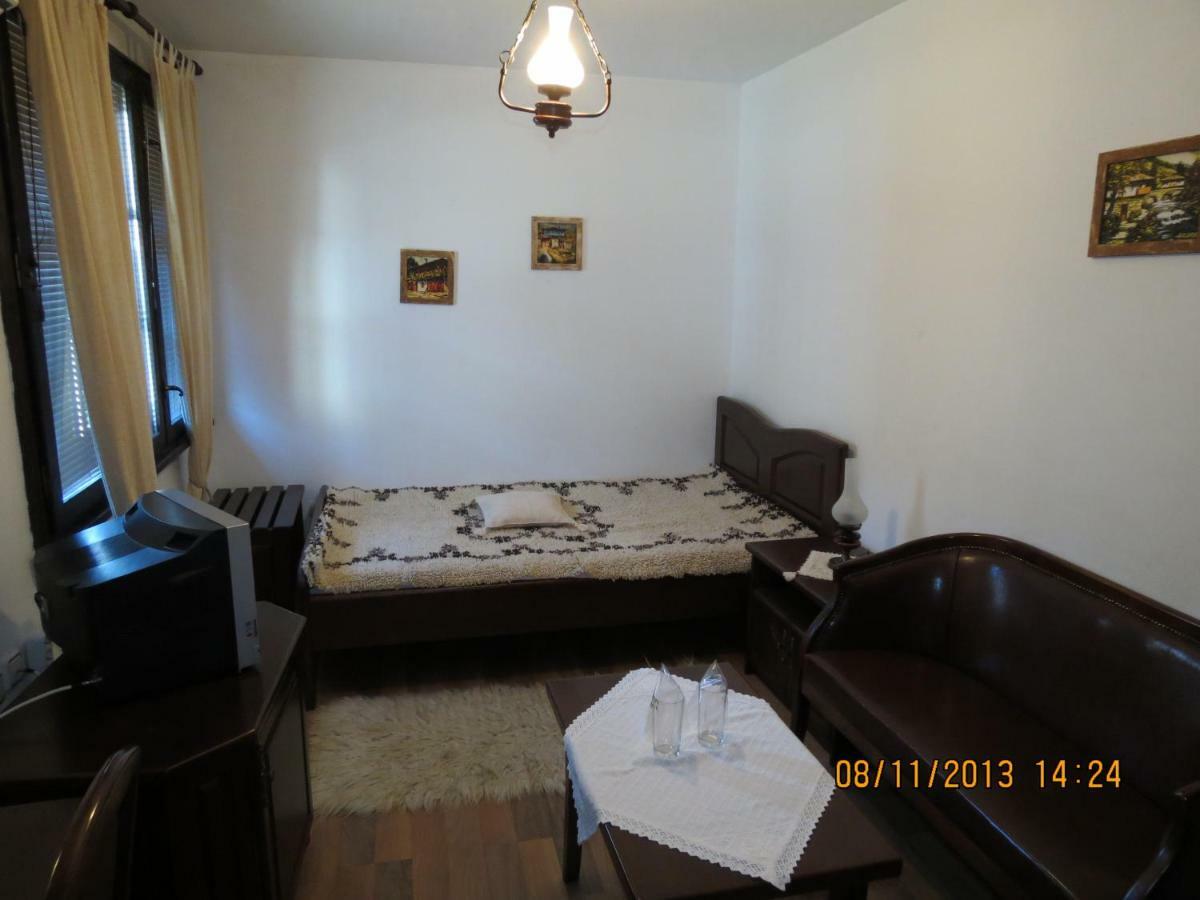 Oazis Guesthouse Λόβετς Εξωτερικό φωτογραφία